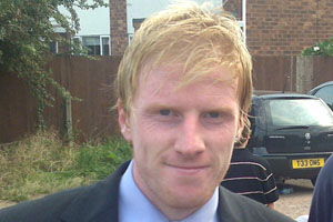 <span class="mw-page-title-main">Simon Russell (footballer)</span> English footballer