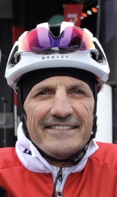 <span class="mw-page-title-main">Guy Carbonneau</span> Canadian ice hockey player (born 1960)