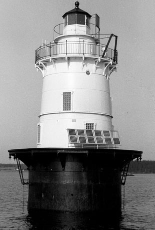 <span class="mw-page-title-main">Goose Rocks Light</span> Lighthouse in Maine, US