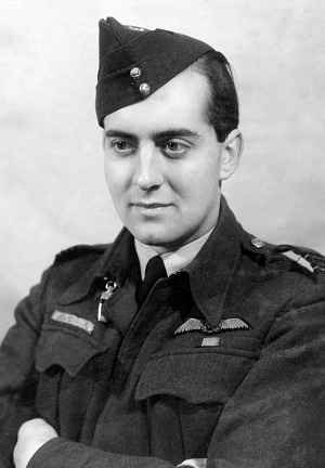 <span class="mw-page-title-main">Michael Beetham</span> Marshal of the Royal Air Force (1923-2015)