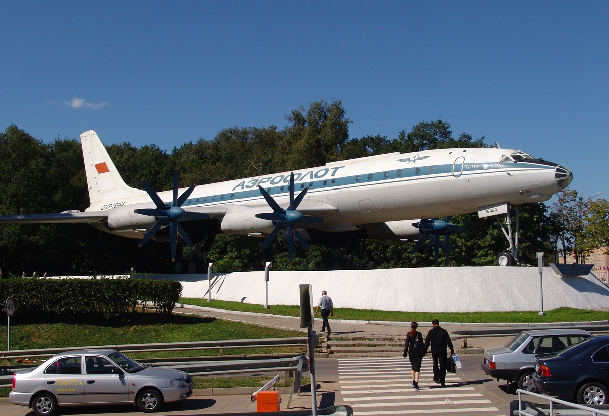 Tupolev_Tu-114,_Aeroflot_AN1536665