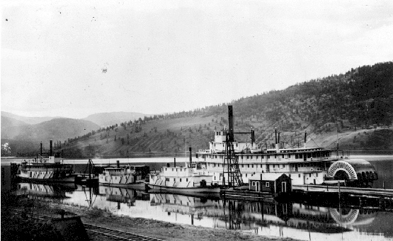 Steamboats at Okanagan Landing, 1916.jpg