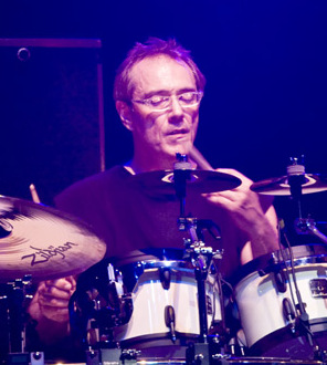 <span class="mw-page-title-main">Vinnie Colaiuta</span> American drummer