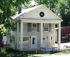 120 Main Street was built c. 1835 in the Greek Revival style[5]