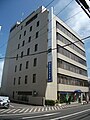 本店営業部仮店舗が入居した三島NKビル（2010年8月7日）