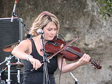 Watkins performing at Austin City Limits Music Festival in 2009 SaraWatkinsACL.jpg