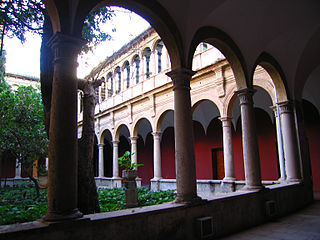 Claustre Renaixentista del Convent del Carme.