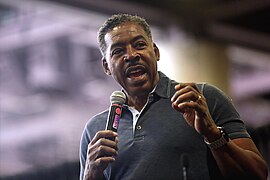 Ernie Hudson (38386455621).jpg