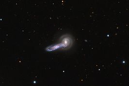 NGC 5544 (rechts) en NGC 5545