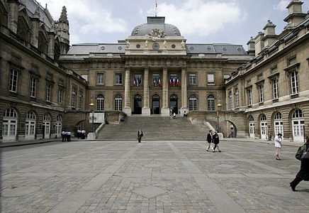 Cour du Mai