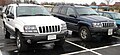 Grand Cherokee WJ Pre-Facelift (Izquierda) y facelift (Derecha)