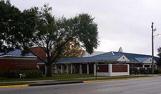 <span class="mw-page-title-main">Winter Haven High School</span> School in Winter Haven, Polk County, Florida, United States