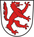 Markt Untergriesbach In Silber ein links gewendeter steigender roter Wolf.