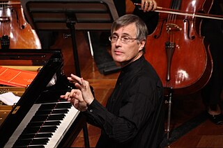 <span class="mw-page-title-main">Christian Zacharias</span> German pianist and conductor (born 1950)