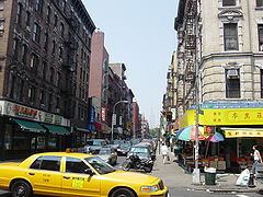 L'Empire State Building, au loin depuis Chinatown.