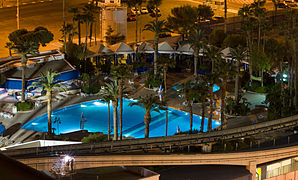 Las Vegas, pool near Bally's.jpg