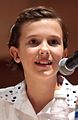 Millie Bobby Brown op 23 oktober 2016 (Foto: Gage Skidmore) geboren op 19 februari 2004