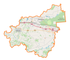 Mapa konturowa powiatu wielickiego, po lewej znajduje się punkt z opisem „Stara Synagoga w Wieliczce”