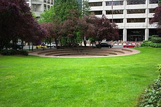 <span class="mw-page-title-main">Terry Schrunk Plaza</span> Park in Portland, Oregon, U.S.