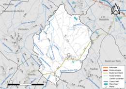 Carte en couleur présentant le réseau hydrographique de la commune