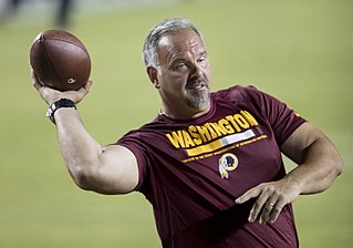 <span class="mw-page-title-main">Greg Manusky</span> American football coach (born 1966)