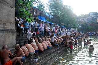 <span class="mw-page-title-main">Pitru Paksha</span> 16–lunar day period in Hindu calendar for ancestral worship