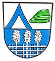 Gemeinde Aschbach Geteilt von Silber und Blau; oben vorne ein eingeschweifter blauer Sparren, hinten ein grüner Bauernhut; unten hinter einem silbernen Gatterzaun aufwachsend nebeneinander drei silberne Eschen.[33]