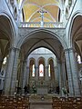 Faux jubé de la collégiale de Clamecy, construit au XIXe siècle pour étrésillonner les piliers du chœur[5].