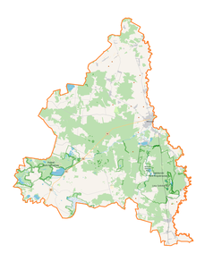 Mapa konturowa powiatu włodawskiego, po prawej nieco na dole znajduje się punkt z opisem „Muzeum i Miejsce Pamięci w Sobiborze”