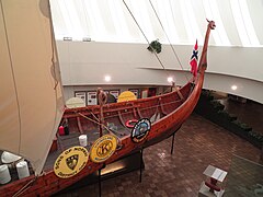 Replica Viking Ship, Hjemkomst Center, Moorhead, Minnesota - 42149283210.jpg