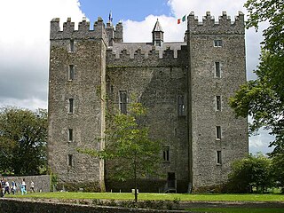 <span class="mw-page-title-main">Bunratty Castle</span> Castle in Ireland