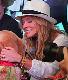 Bell with the Dancing Merengue Dog at the 2012 Bonnaroo Music Festival Kristen Bell 2012.jpg