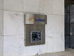 SunTrust ATM Downtown Miami (46995917202).jpg