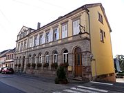 Mairie-école (1880-1902), 10 rue du Général-Leclerc.