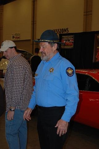 <span class="mw-page-title-main">Sonny Shroyer</span> American actor and singer (born 1935)