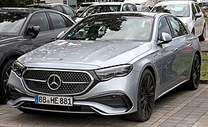 Mercedes-Benz W214 - left front view