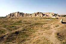 Территория, в древности занимаемая Тушпой, на фоне Ванской скалы