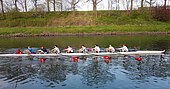 Roeiende studenten van MSRV Saurus op de Zuid-Willemsvaart