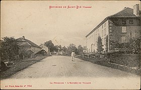 La Pêcherie : l'entrée du village.