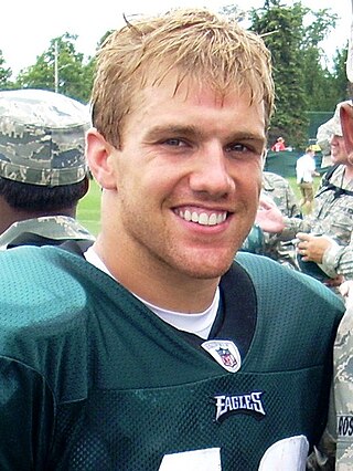 <span class="mw-page-title-main">Chad Hall</span> American football player and coach (born 1986)