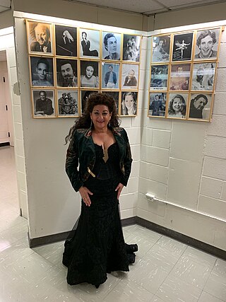 <span class="mw-page-title-main">Sharon Azrieli</span> Canadian soprano singer and cantor