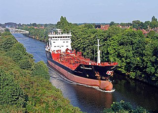 <span class="mw-page-title-main">Manchester Ship Canal</span> UK canal linking Manchester to the coast