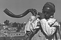 Toque de shofar, Jerusalén, 1958.[13]​