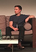 Joe Dempsie interprète Gendry.