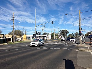 <span class="mw-page-title-main">Canterbury Road, Melbourne</span> Road in Melbourne, Australia