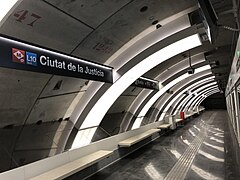 Andana superior de l'estació de metro