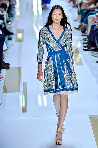 <span class="mw-page-title-main">Wrap dress</span> Dress with a front closure formed by wrapping one side across the other