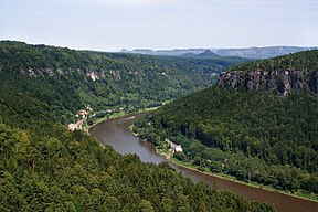 Elbe karibu na Děčín, Ucheki.