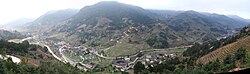 Blick über das Tal des Nanxi-Flusses in Yongding