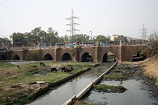 <span class="mw-page-title-main">Bara Pulah Bridge</span> Bridge in India